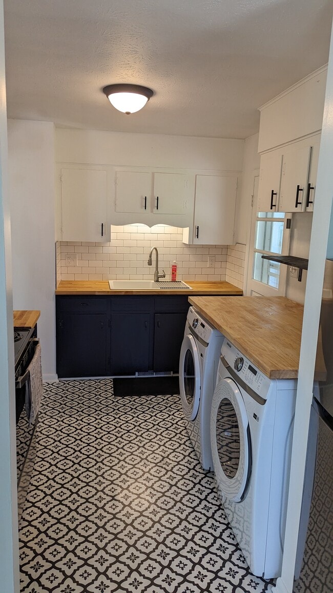 Photo - 732 Fairview Rd