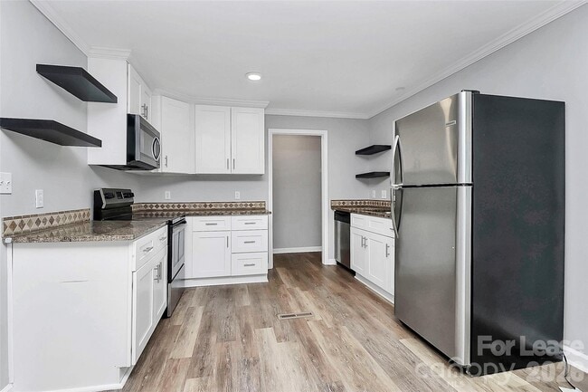 Photo - 1406 Pleasant Plains Rd