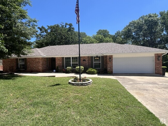 Building Photo - 412 S Country Club Rd Rental