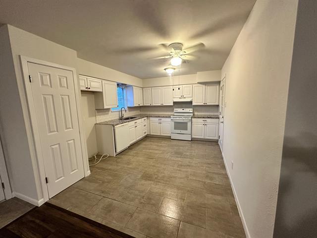 Photo - 1017 Calcutta St