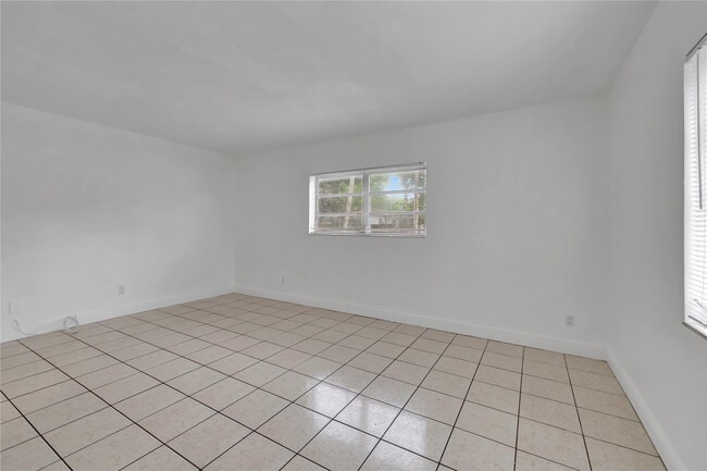 Photo - 1916 SW 11th St Unit 30