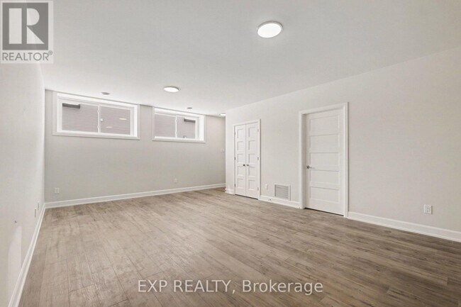 Photo - 440 Falcon Ln