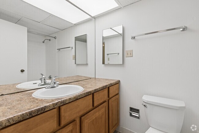 2BR, 1BA - 1,112SF - Bathroom