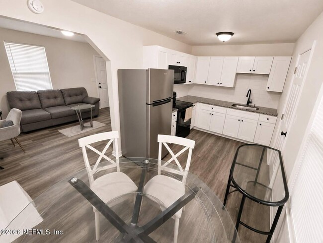 Photo - 5020 Campenella Dr