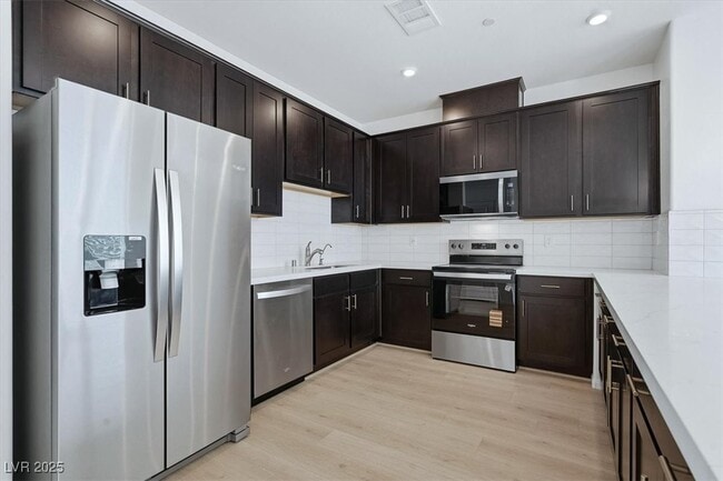 Photo - 8667 Luxuriant Ave