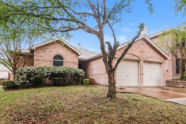 Photo - 2413 Finch Dr