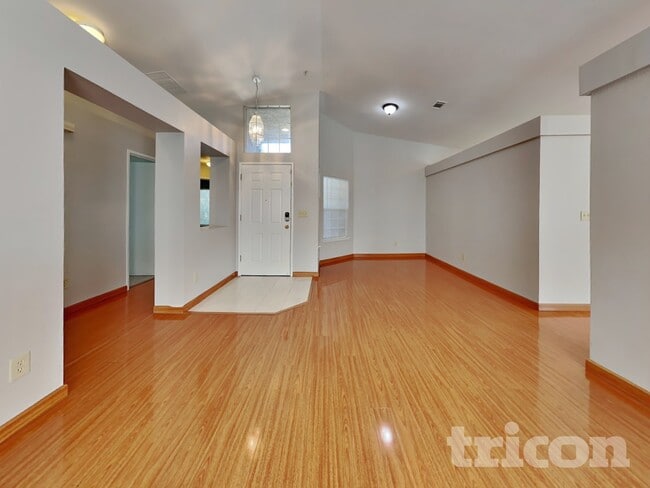 Photo - 213 Jana Way