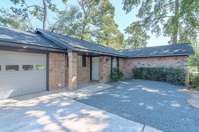 3402 Gary Ln