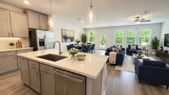 Photo - 523 Andesite Cv