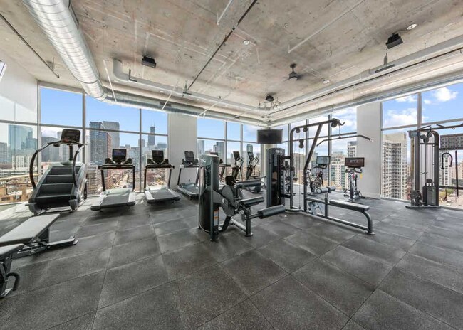 Photo - 823 N Wells St