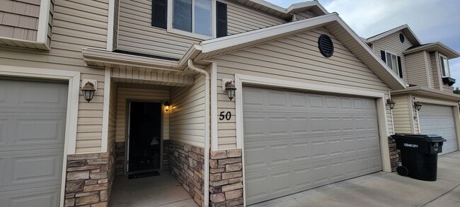 Building Photo - 1677#50 - Rahmaan, TrayV'on Unit 1