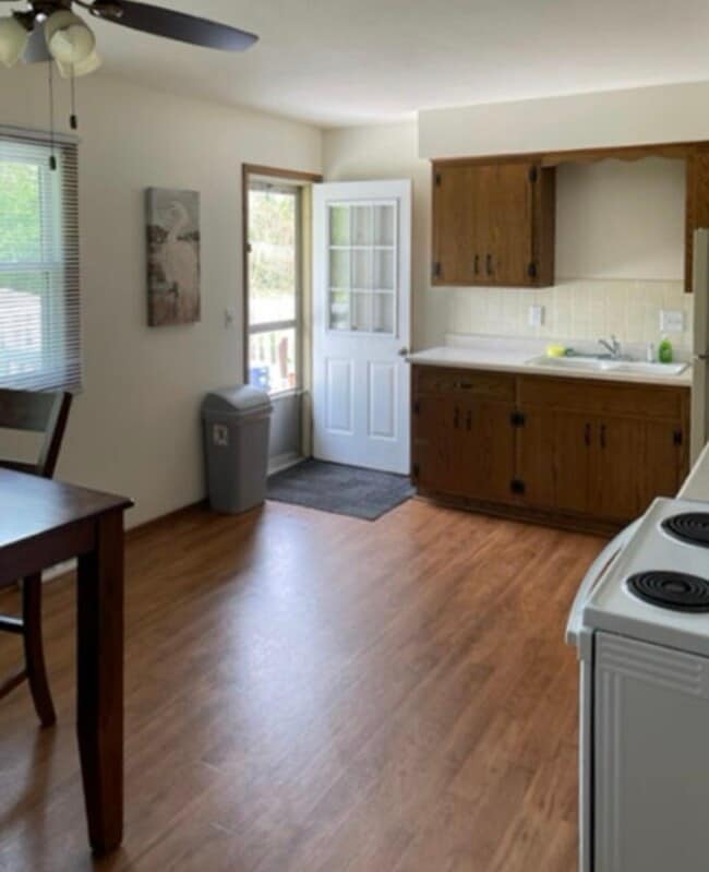 Kitchen with backdoor - 431 NW Barstow St Unit 4