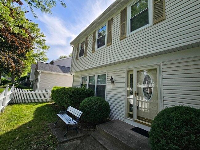 Photo - 10 Mayflower Rd