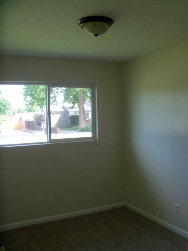 Photo - 3 Bedroom 1.5 Bathroom Apartment With Garage