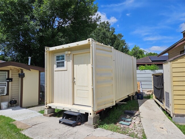 Building Photo - 6826 Myrtle St Unit 1/2 B Rental