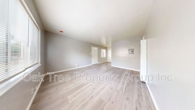Photo - 824 15th St