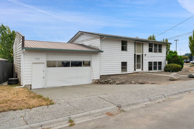 400 Casad Ave