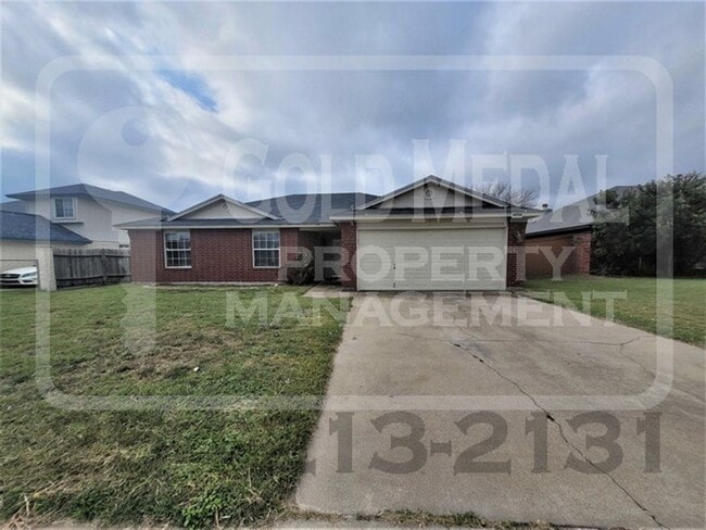 Charming 4-Bed, 2-Bath now available for r... - Charming 4-Bed, 2-Bath now available for r... House