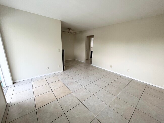 1111 N Federal Hwy Unit 5