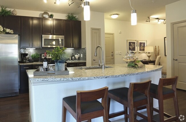 Photo - Chic Comfort, Perfect Location Unit PSC2