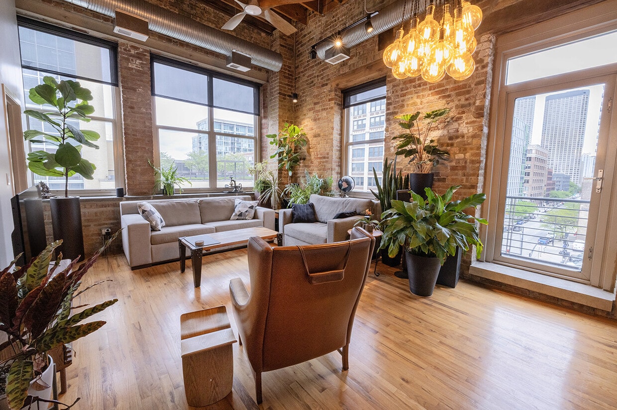 Photo - 417 S Jefferson St (Chicago, IL)