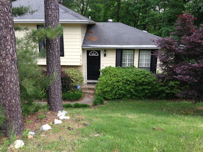 Photo - 212 Glenvalley Ln NW