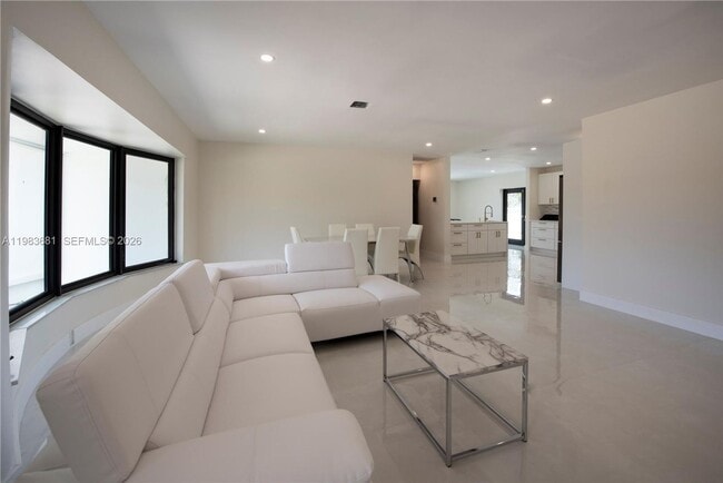 Photo - 4700 McKinley St