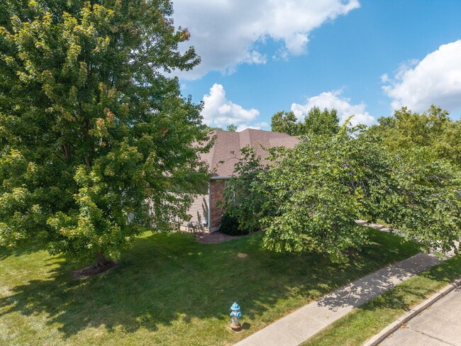 1900 Muirfield Dr