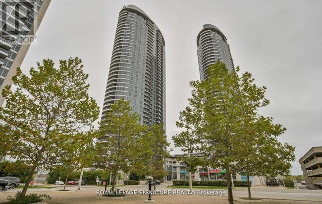 Photo - 135 Village Green Square Unit 623