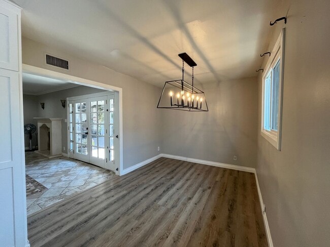 Photo - Beautifully Upgraded 3+2 w/ putting green & BBQ!