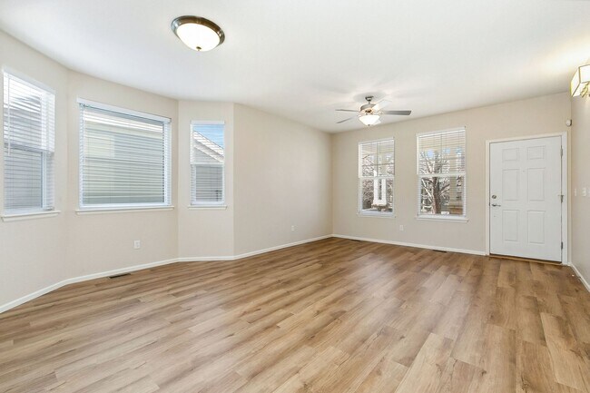 Photo - 2262 Harvest St