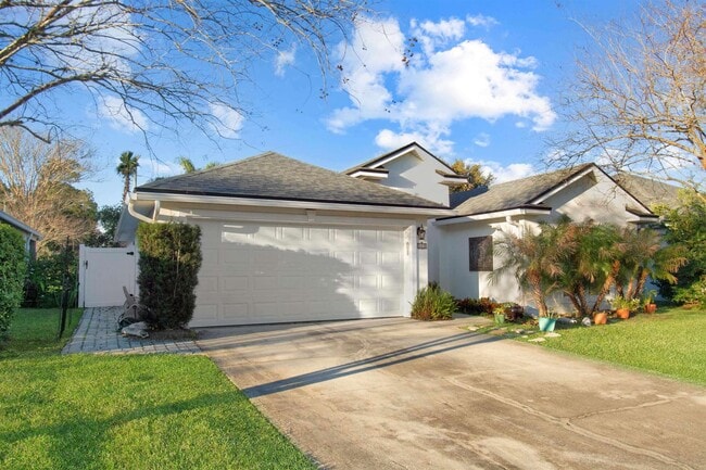 Photo - 880 Oak Arbor Cir