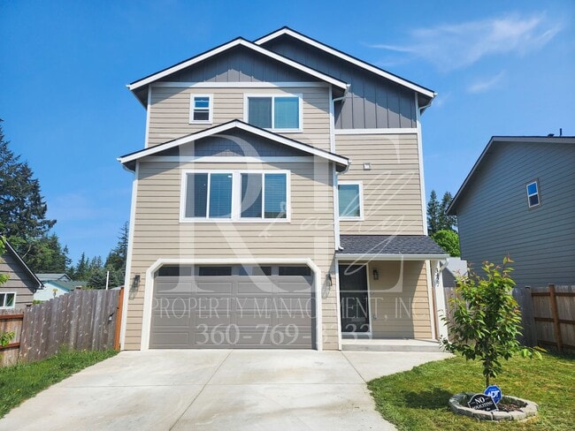 Modern, Spacious, & Conveniently Located H... - Modern, Spacious, & Conveniently Located H... House