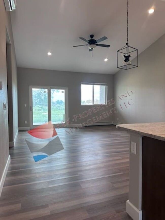 Photo - MPH-Maroon Dr Unit 1192 Maroon Dr