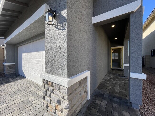 Photo - 4 BED 2.5 BATH 2 CAR GARAGE SINGLE FAMILY HOME IN CADENCE, HENDERSON w/ LARGE BACKYARD