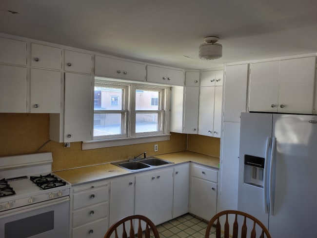 Photo - 100 Church St