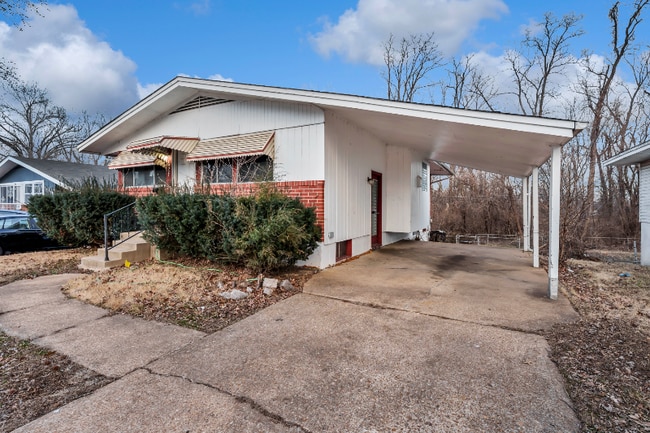 Photo - 10508 Lilac Ave