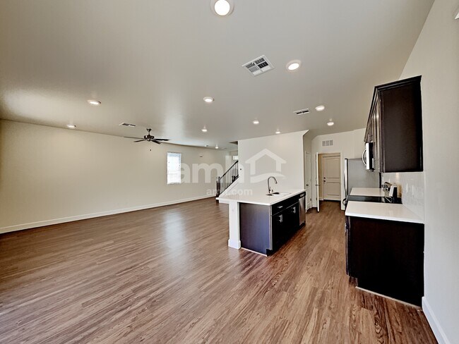 Photo - 1910 Macchia Ave