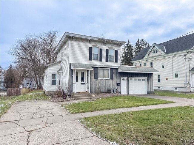 Photo - 10 Beach Ave