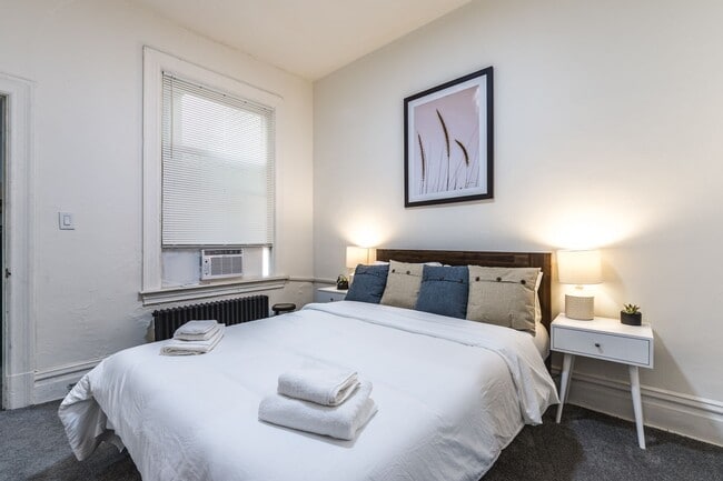 Photo - 4913 Yew St Unit 1