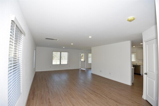 Photo - 19523 Manduca Dr