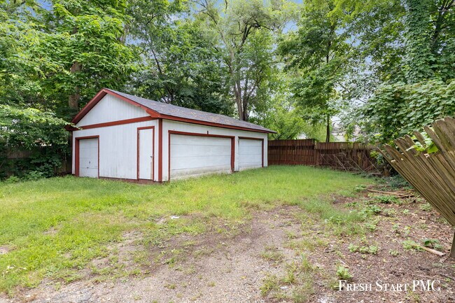 Photo - Charming 3-Bedroom Home with Spacious Livi...