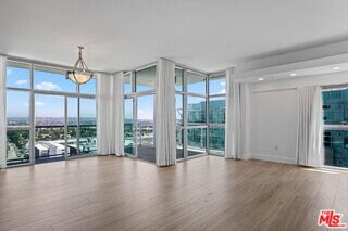 Photo - 13700 Marina Pointe Dr