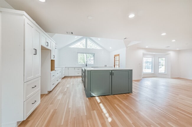 Photo - 4718 N Braeswood Blvd