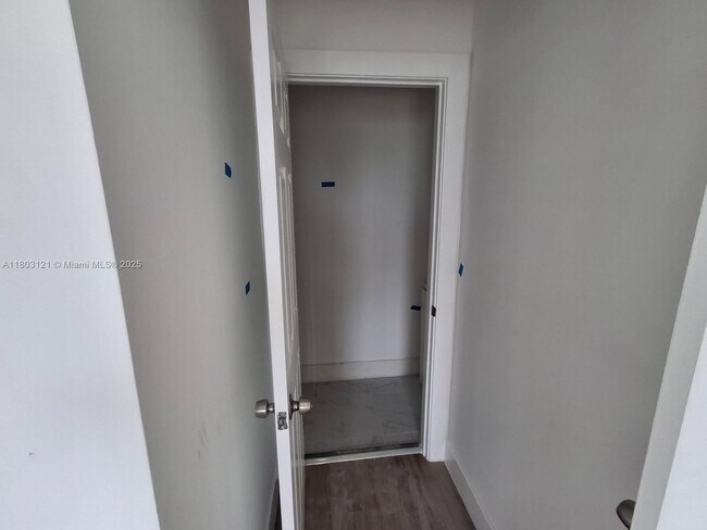 Photo - 539 SW 7th Ct Unit 721