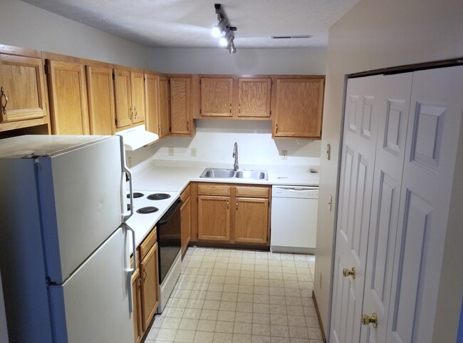 Photo - 8280 Traphagen St NW