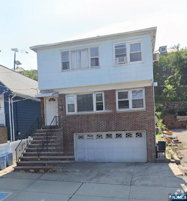 Building Photo - 602 Liberty Ave Rental