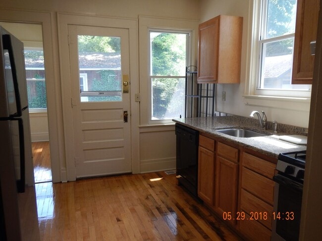 Photo - 210 Clarke St