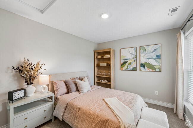 Lisbon 2BR, 2BA - 1,191SF - Second Bedroom