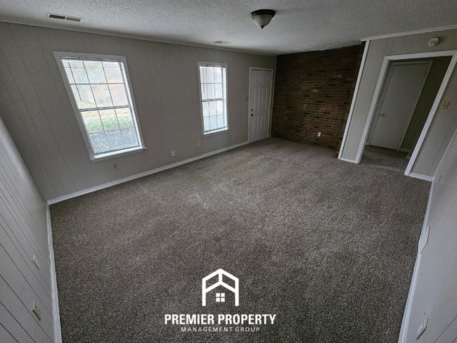 Photo - 4059 Friendly Way